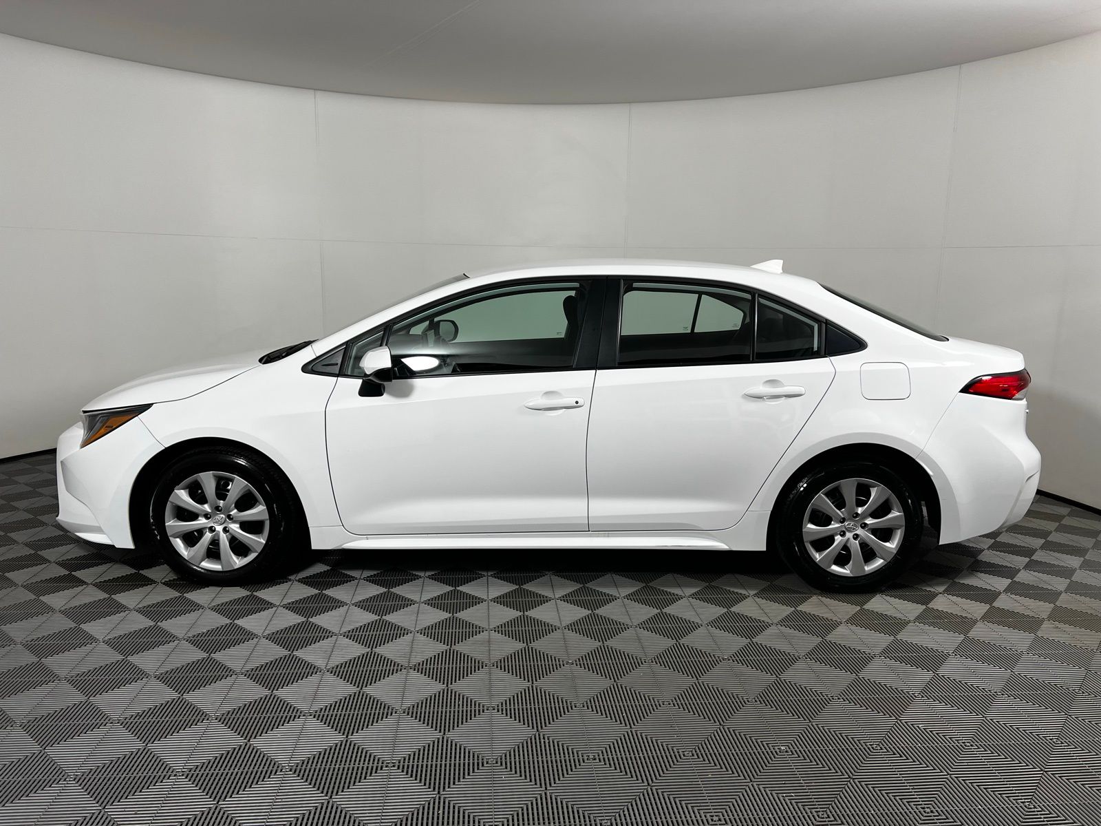 Thumbnail: 2025 Toyota Corolla - 8