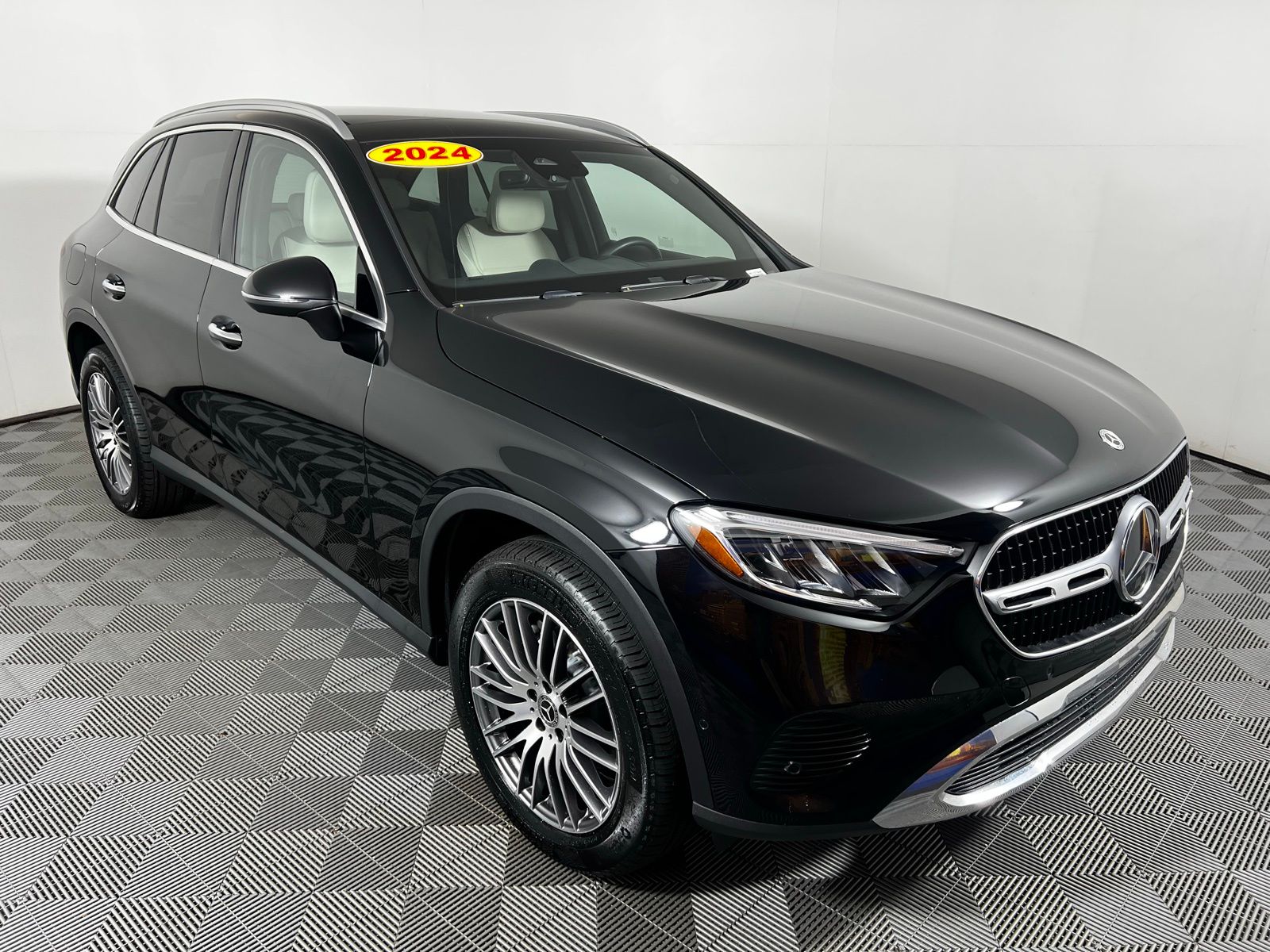 2024 Mercedes-Benz GLC 300 3