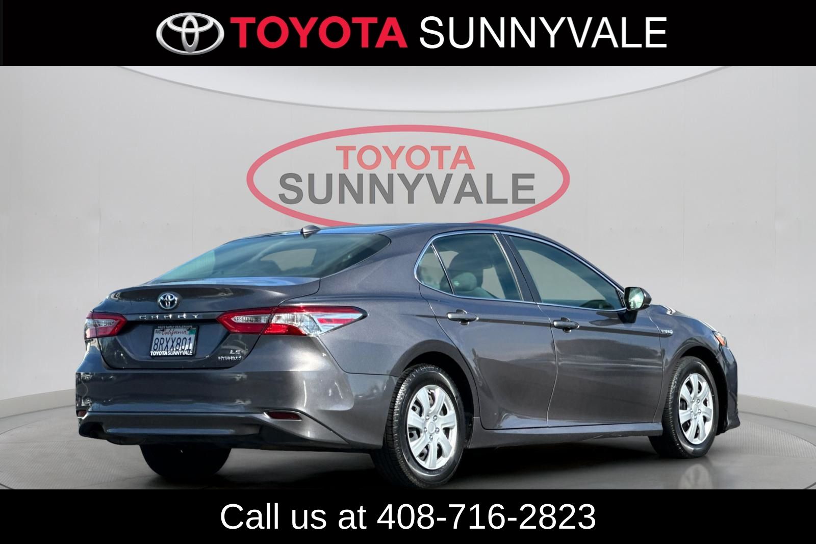 Used 2020 Toyota Camry Hybrid Sedan