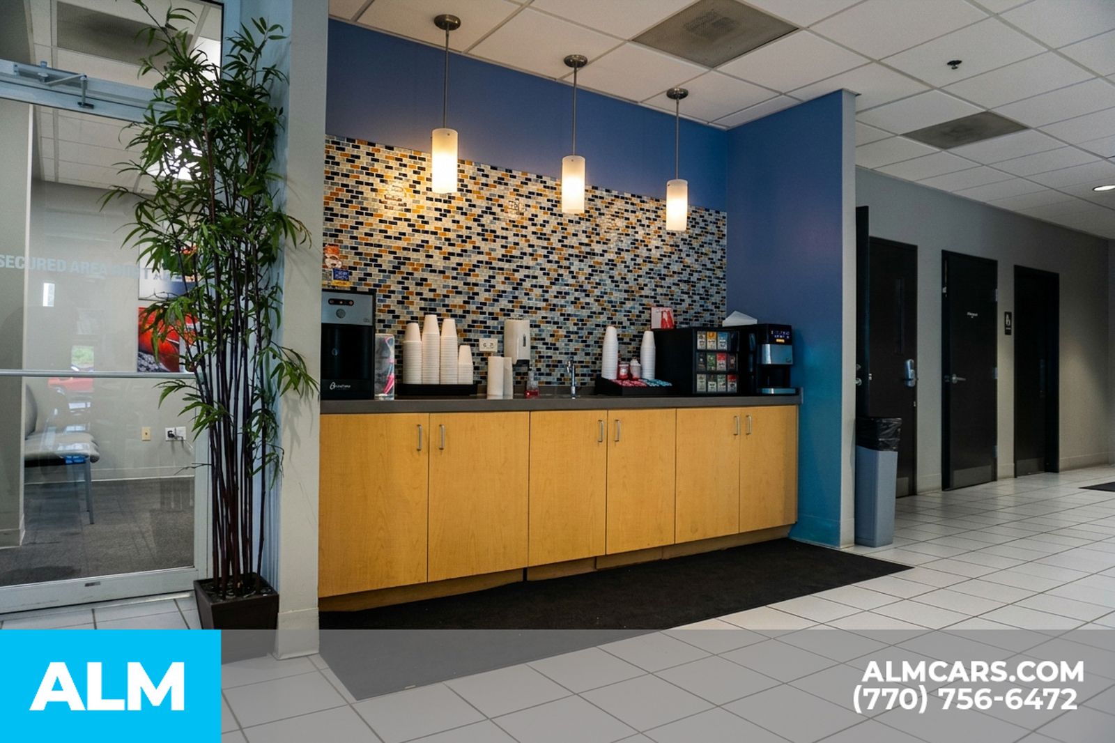 Used 2024 White GMC 2X image 81