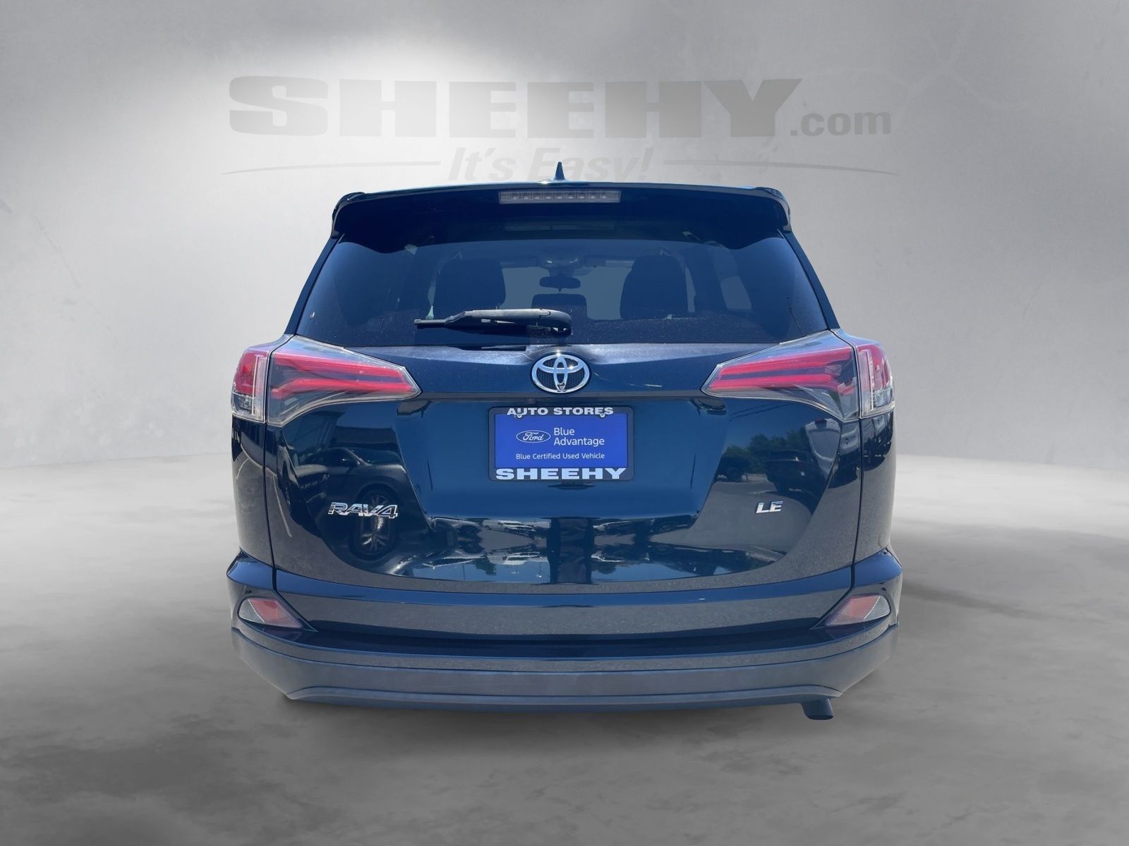 Used 2018 Aqua Toyota LE image 4
