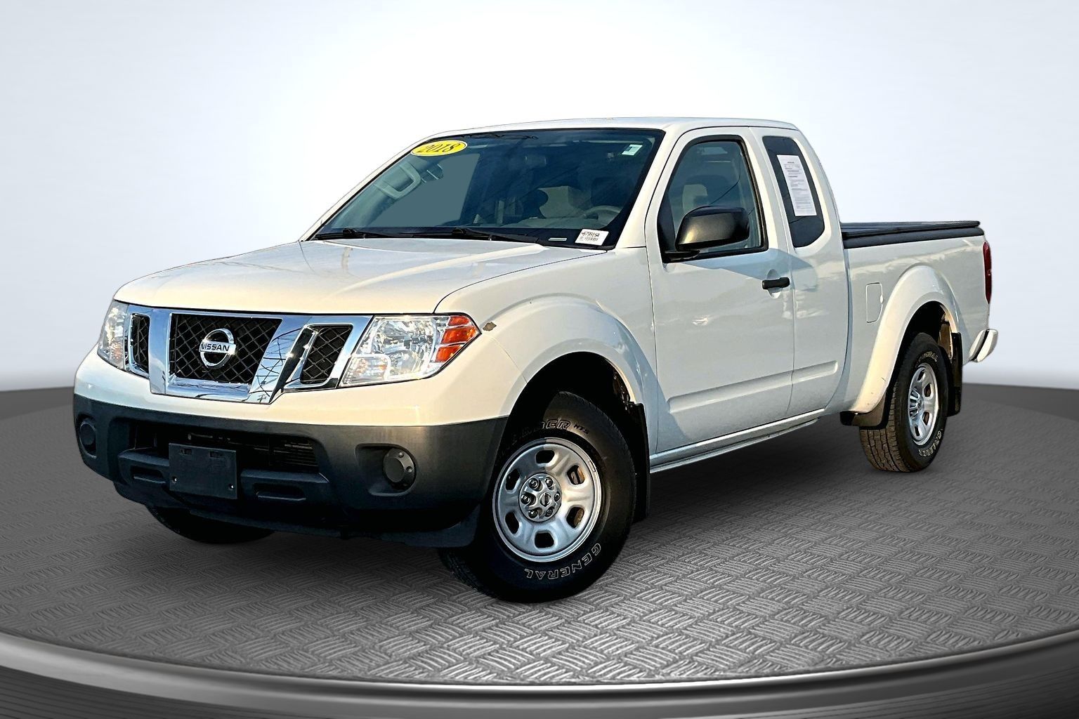 Glacier White 2018 Nissan Frontier Pickup Truck 4X2 5-Speed Automatic Overdrive