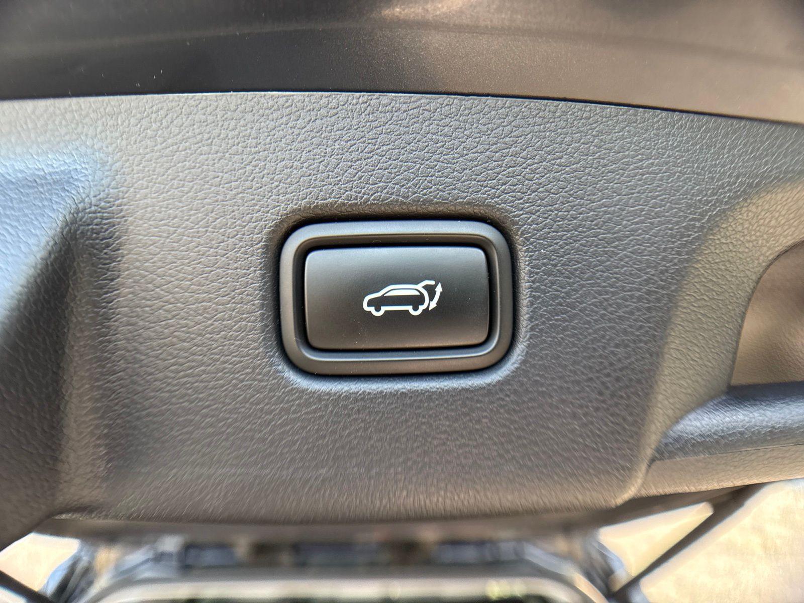 Used 2024 White Hyundai SEL image 30
