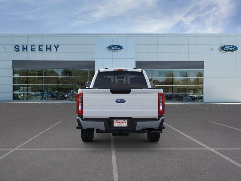 New 2026 Oxford White Ford XLT image 7