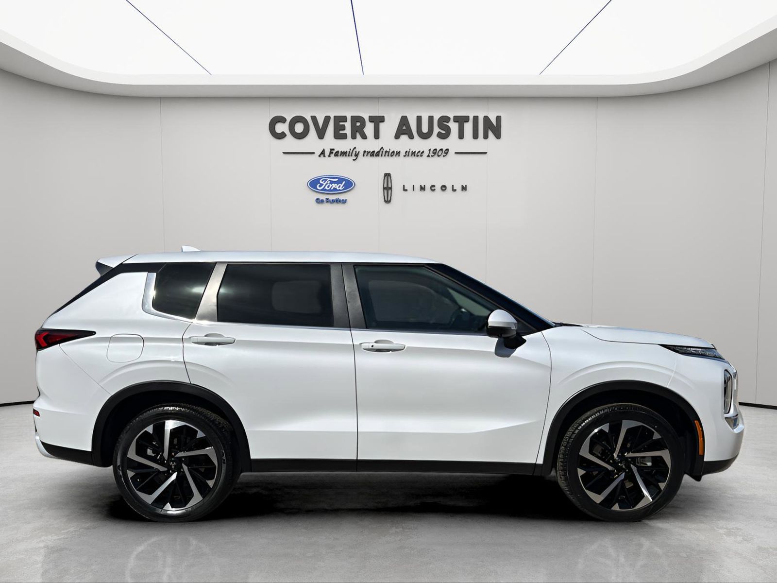 Used Car 2024 Mitsubishi Outlander  Se For Sale Under $25,000 In Austin, Texas