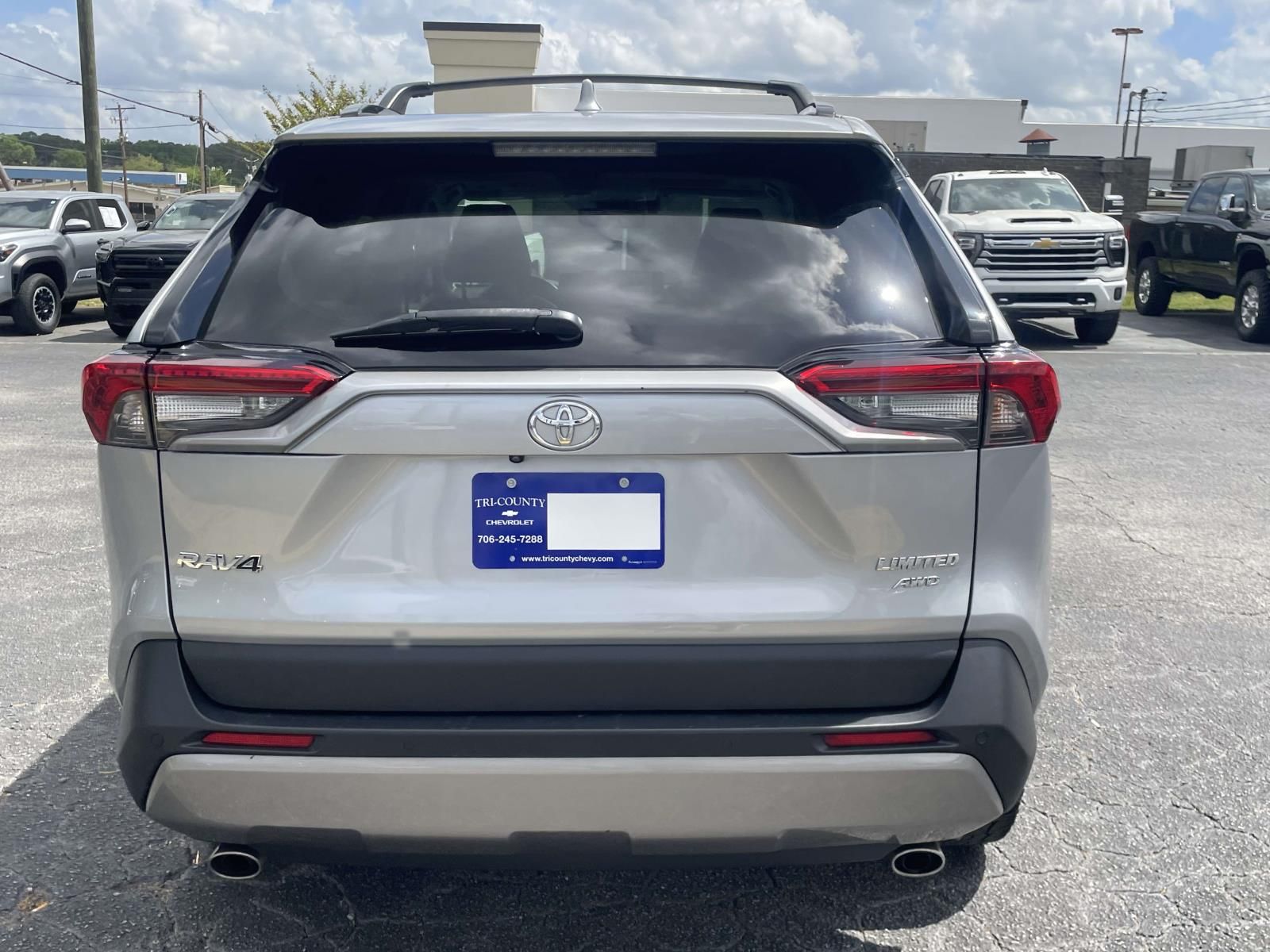 View vehicle photo 4