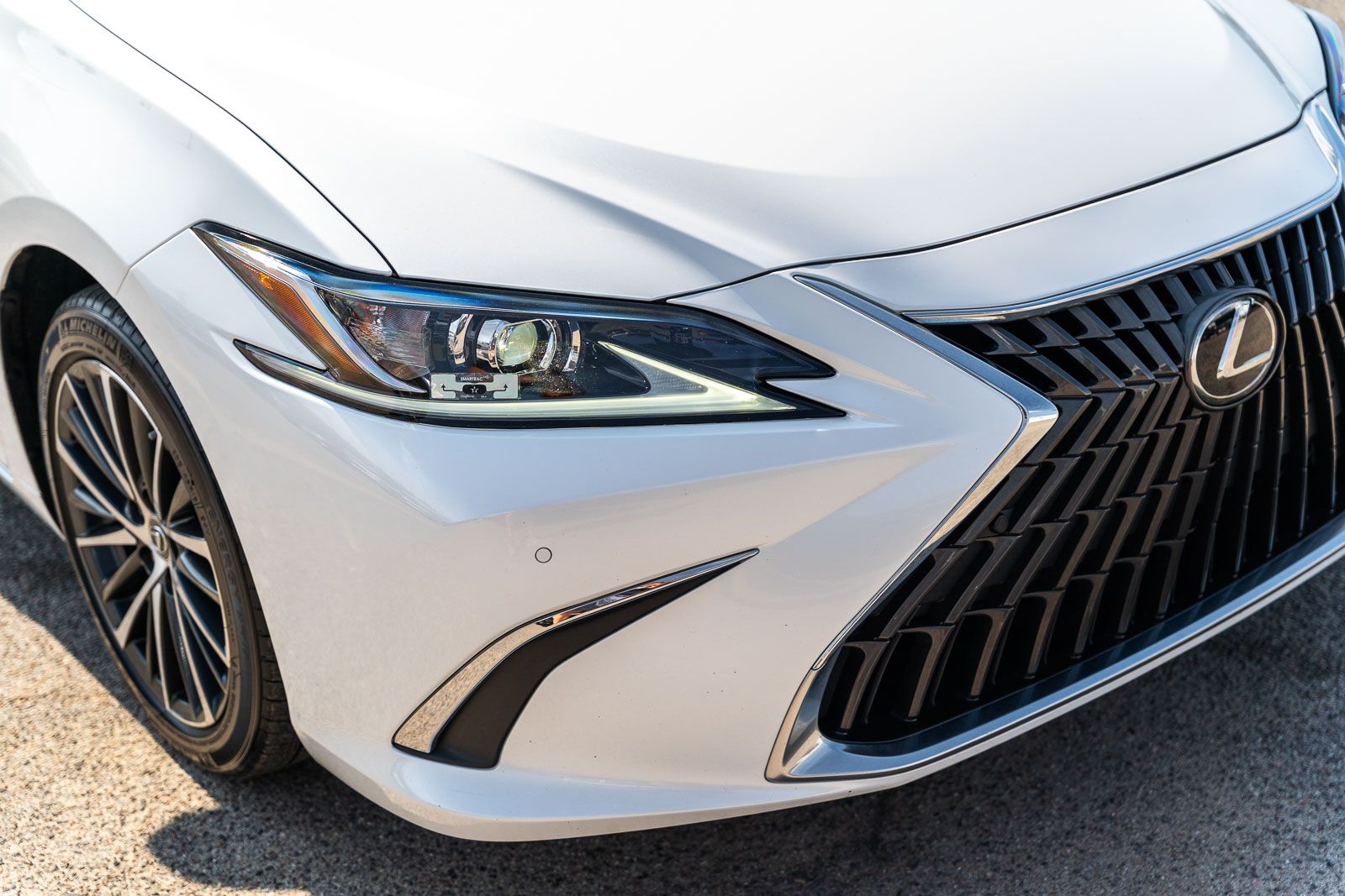 Used 2025 Lexus ES Sedan