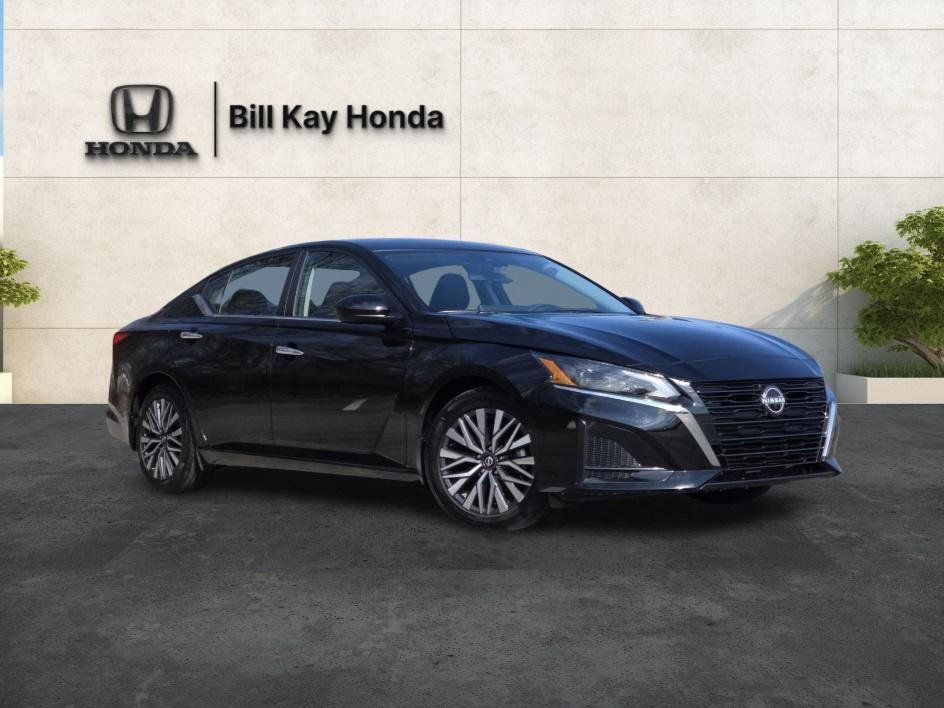 Super Black Clearcoat 2024 Nissan Altima 2.5 SV FWD Sedan Front-Wheel Drive Continuously Variable Transmission