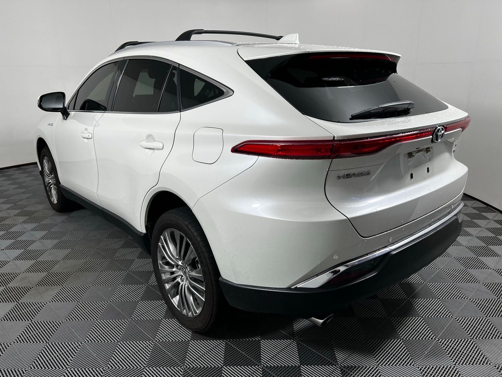 Thumbnail: 2021 Toyota Venza - 7