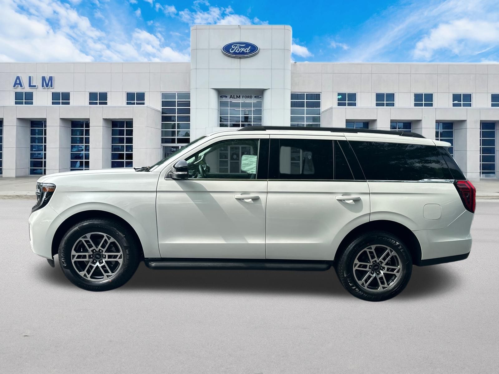 New 2026 Star White Metallic Tri-Coat Ford Active image 9