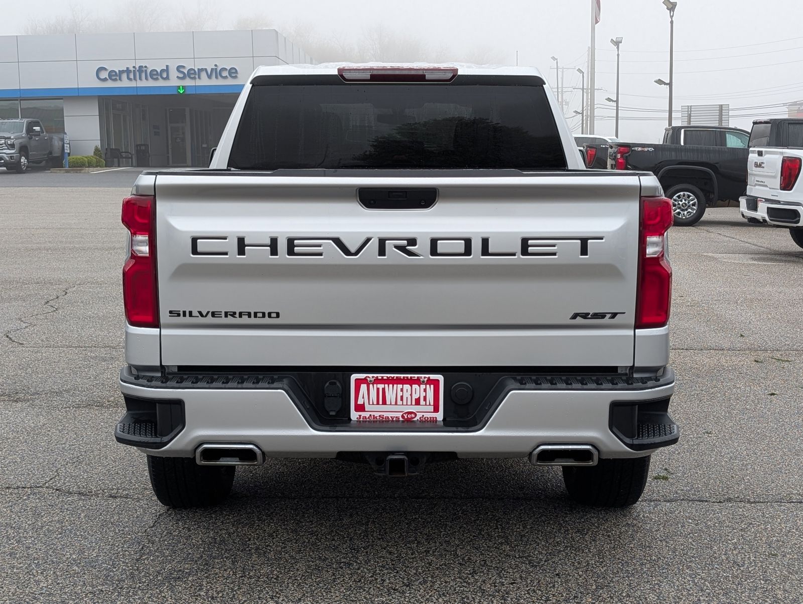 View vehicle photo 4