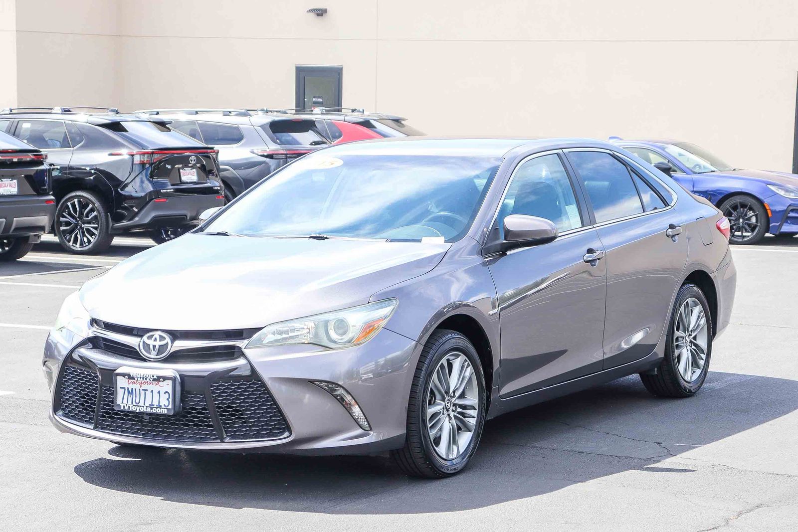 Used 2015 Gray Toyota SE image 3