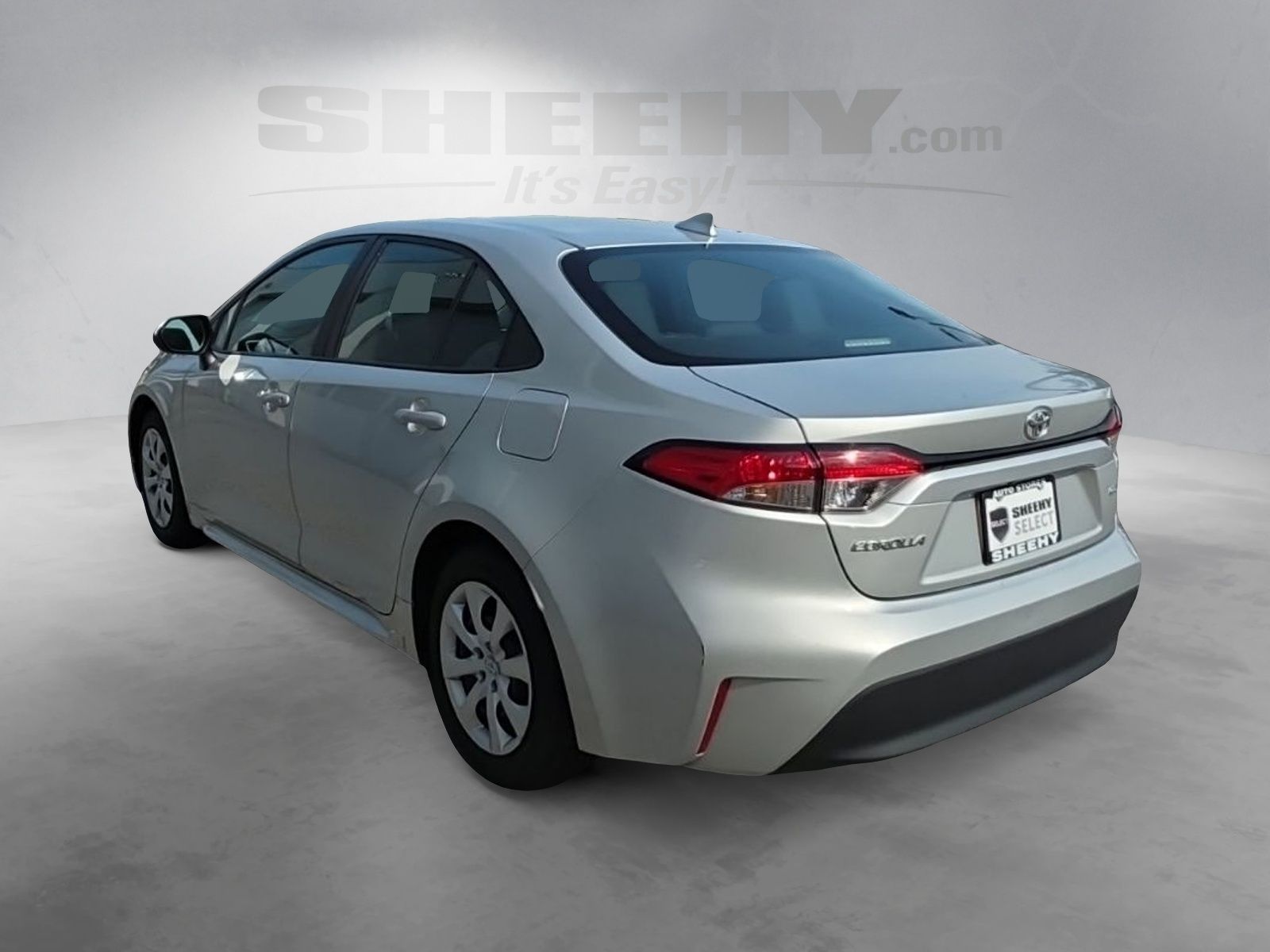 Used 2023 Silver Toyota LE image 14