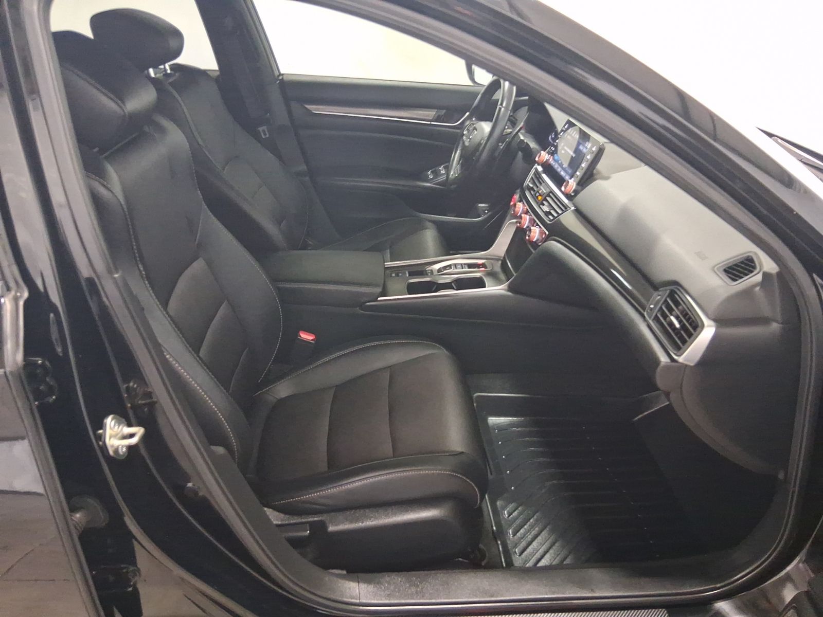 Used Car 2019 Honda Accord  Sport 2.0t For Sale Under $20,000 In Austin, Texas