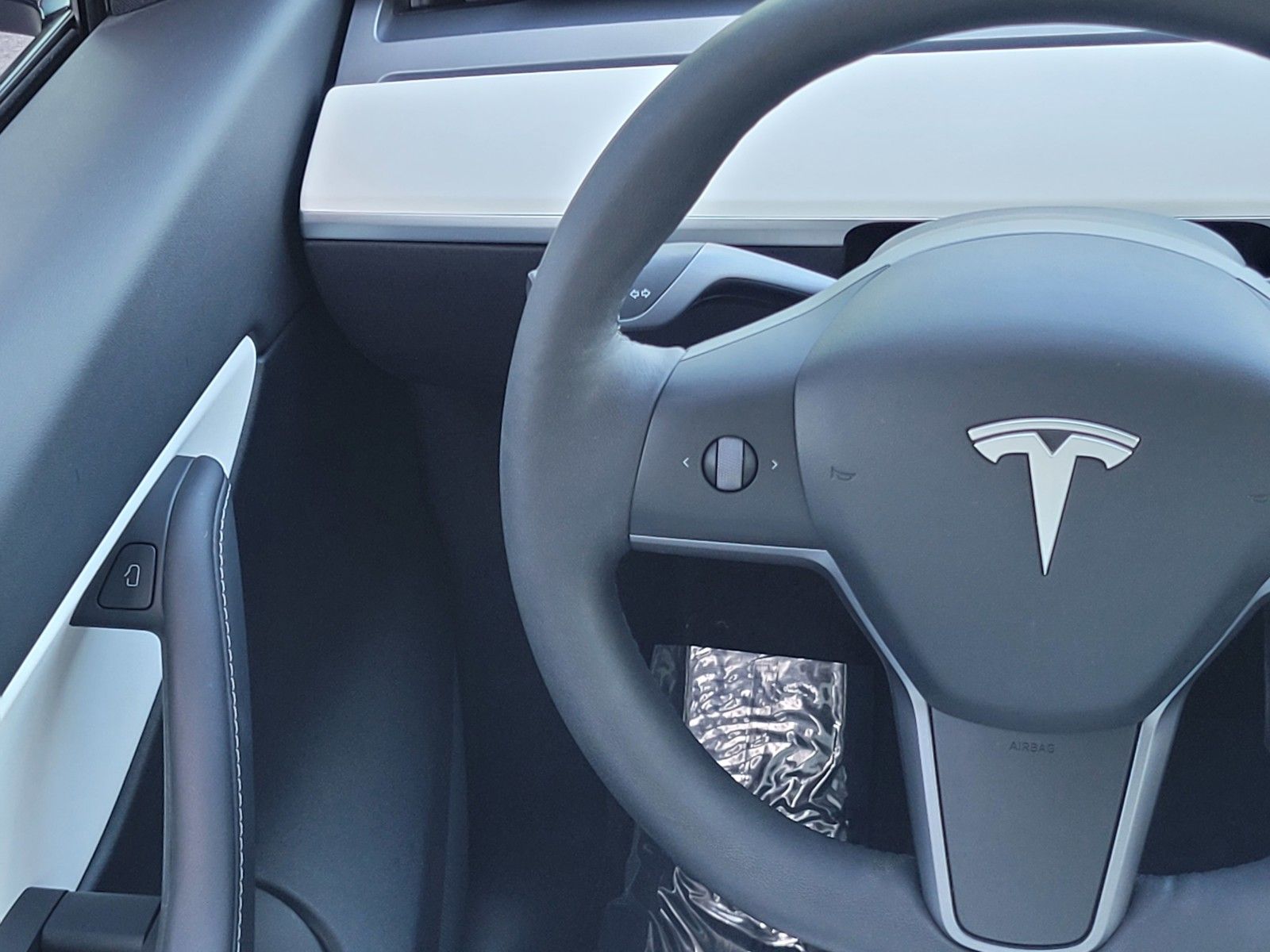 Used 2022  Tesla Long Range image 13