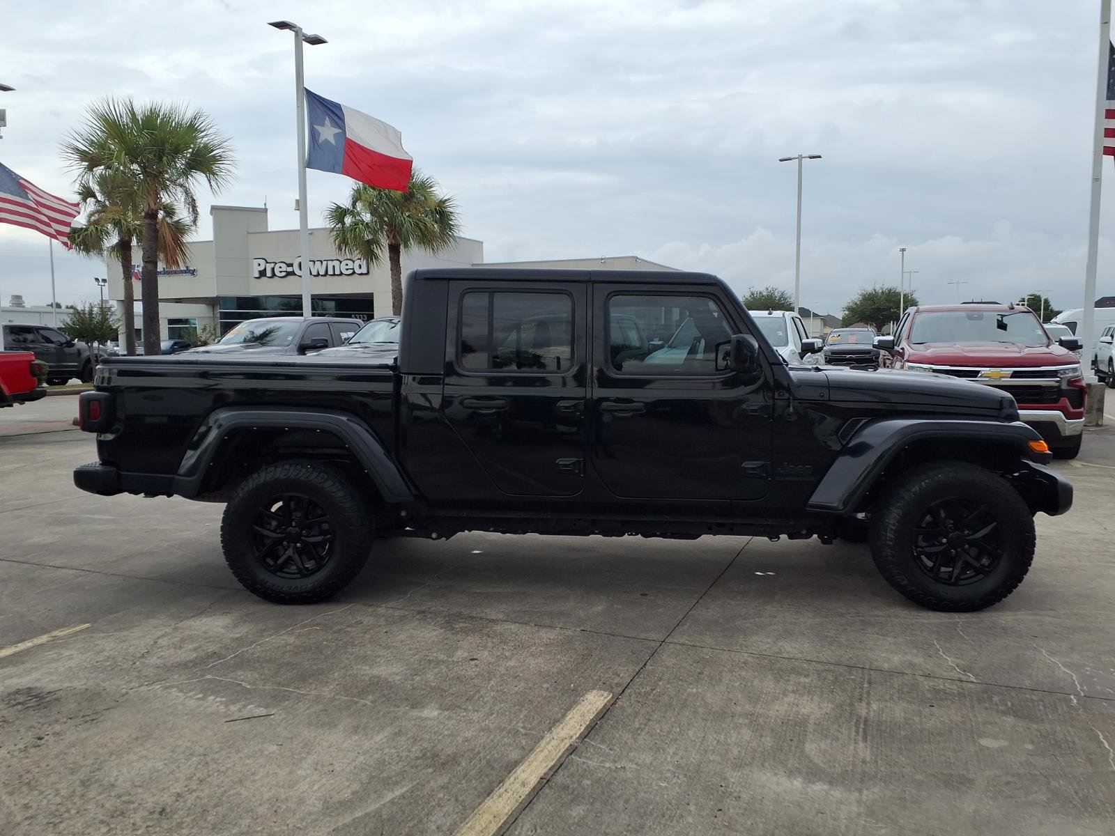 2022 Jeep Gladiator Altitude Black at Toyota of Victoria