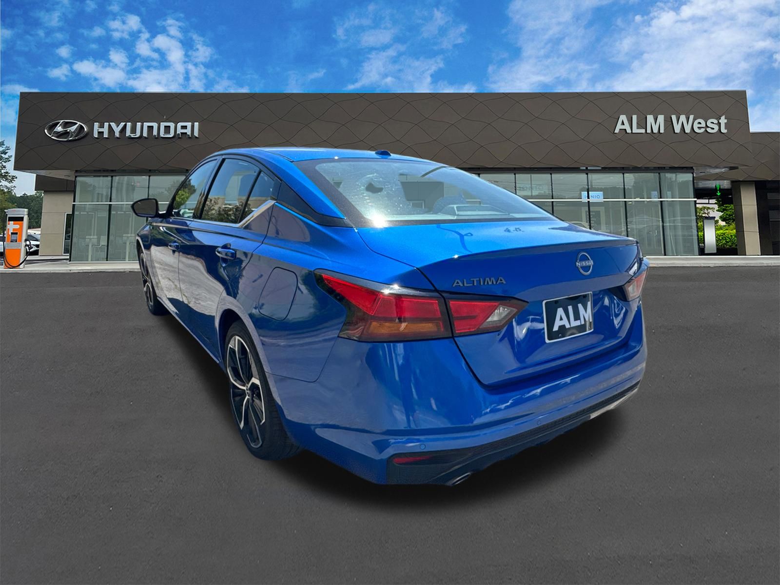 Used 2025 Blue Nissan 2.5 SR image 7