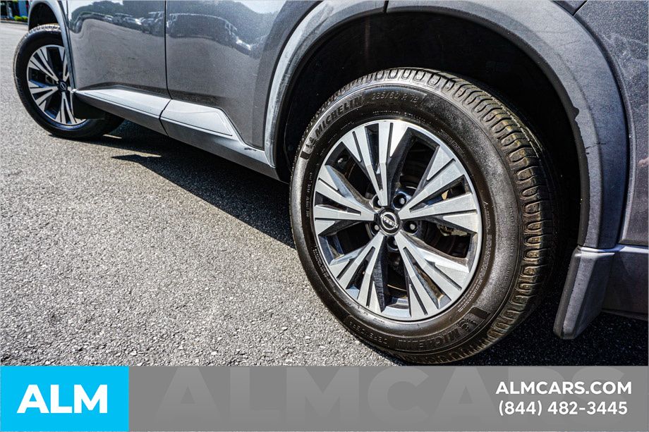 Used 2022 Gray Nissan SV image 15
