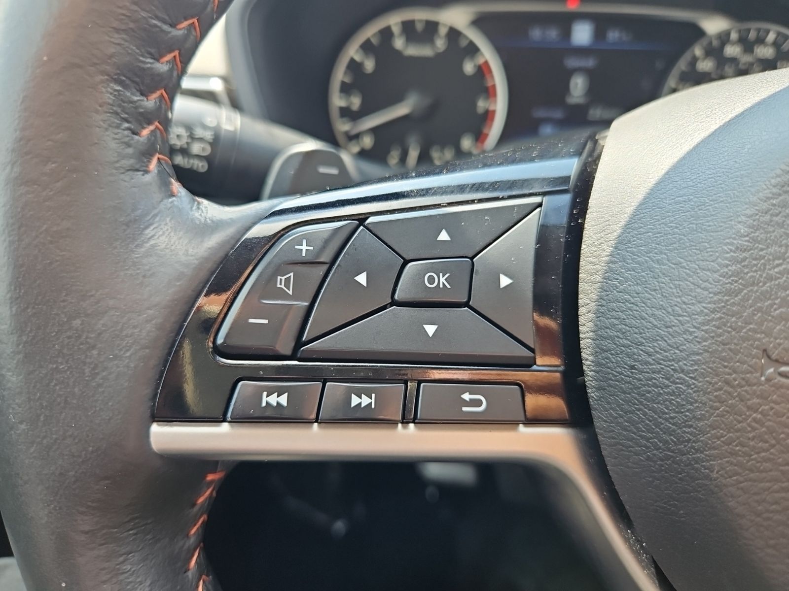 Used 2023 Gray Nissan 2.0 SR image 38
