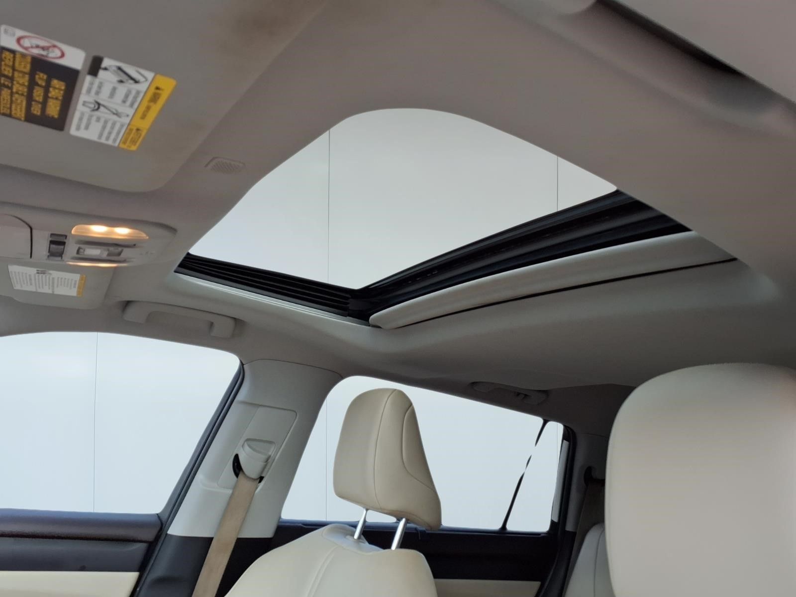 2021 Toyota Highlander XLE White at Toyota of Victoria