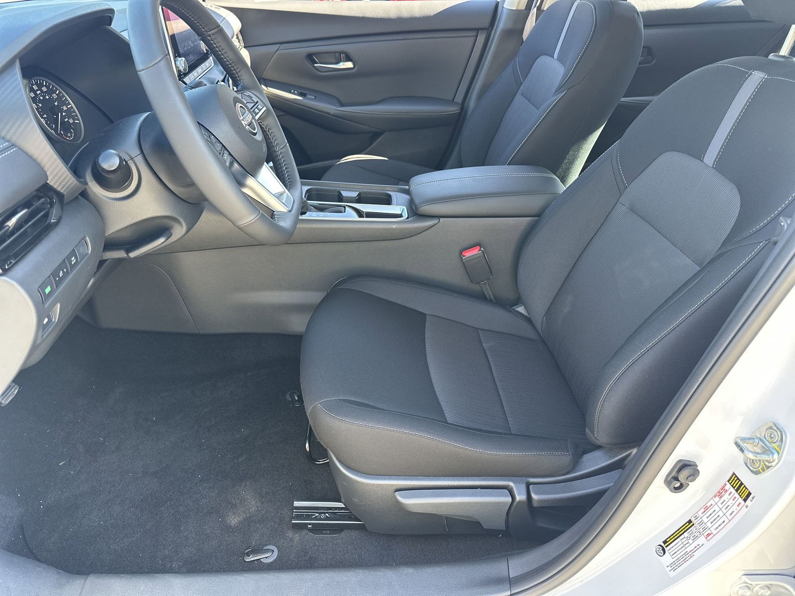 2025 Nissan Sentra SV photo 16