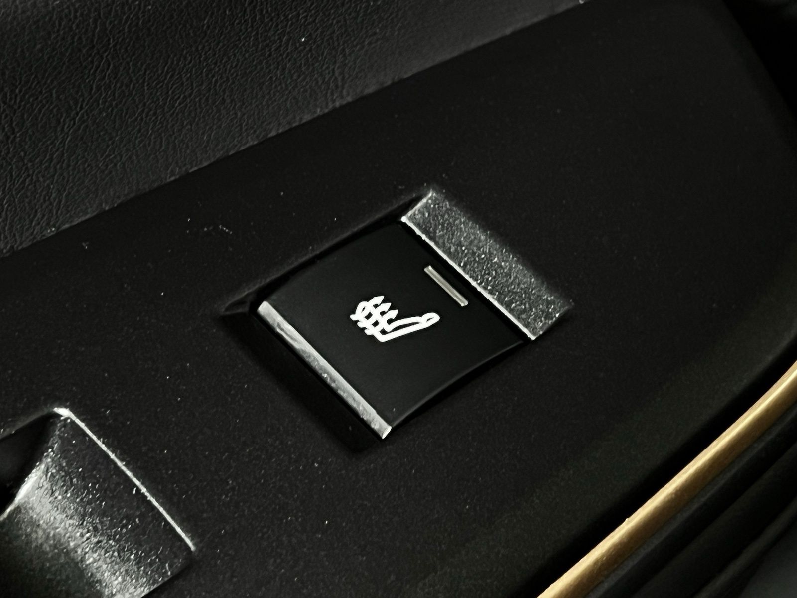 Thumbnail: 2023 Toyota Crown - 24