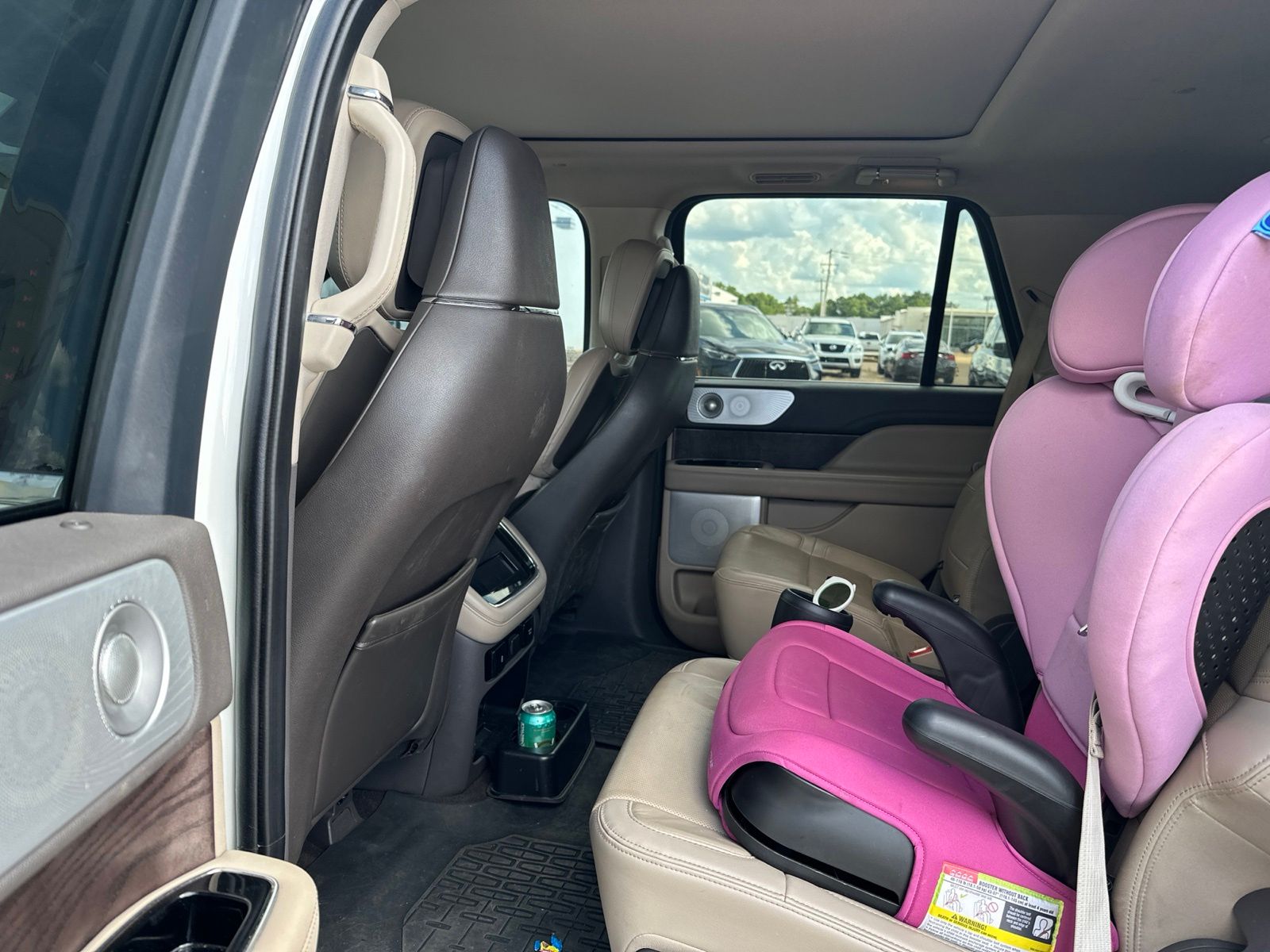2023 Pristine White Metallic Tri-Coat Lincoln Navigator Reserve 4X4 SUV