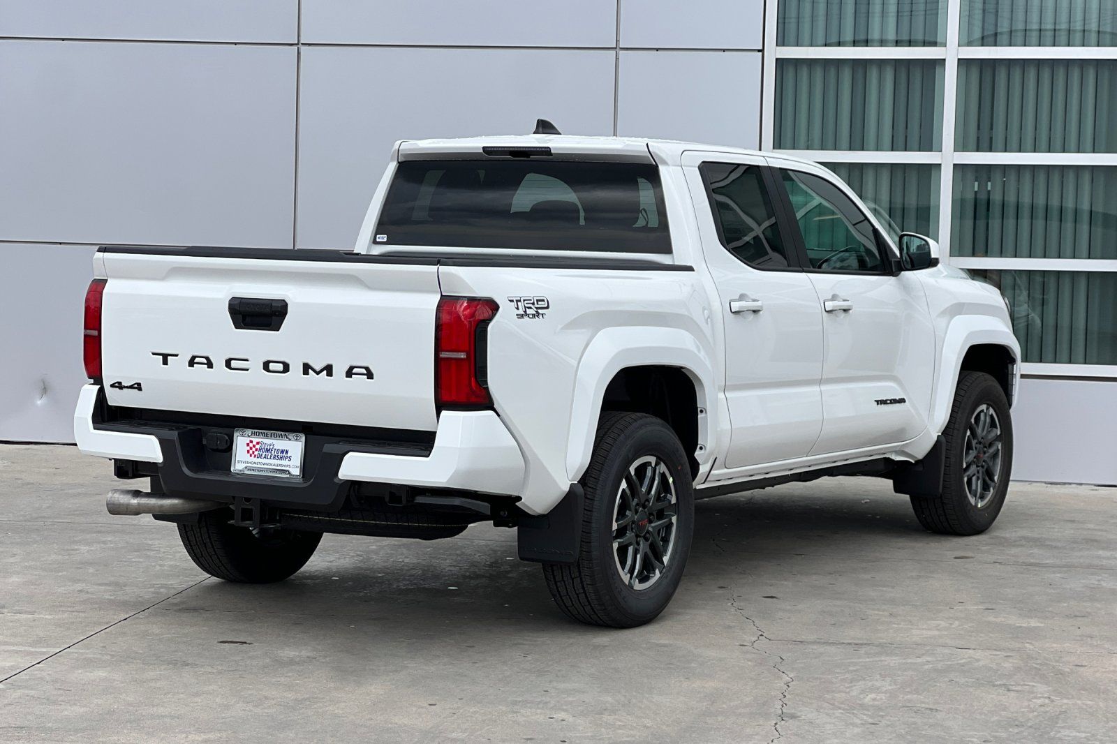 View vehicle photo 4