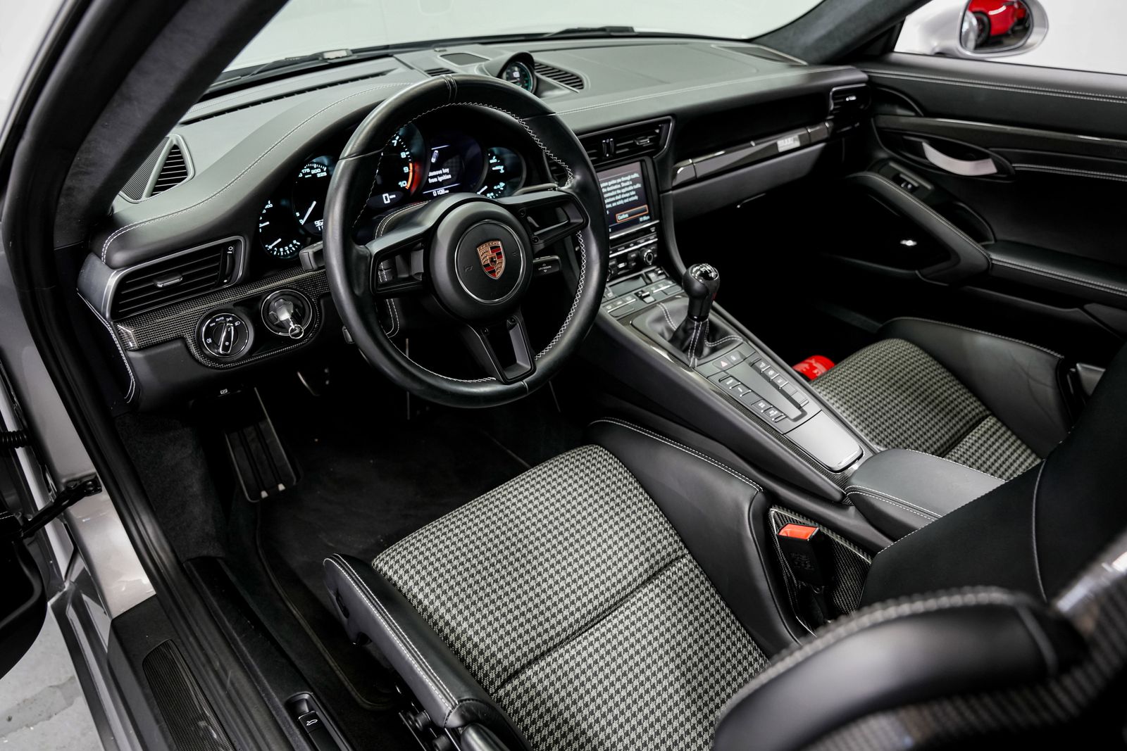 2016 Porsche 911 R — photo 9
