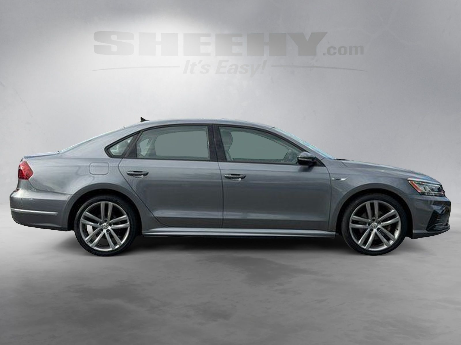 Used 2018 Gray Volkswagen 2.0T R-Line image 8