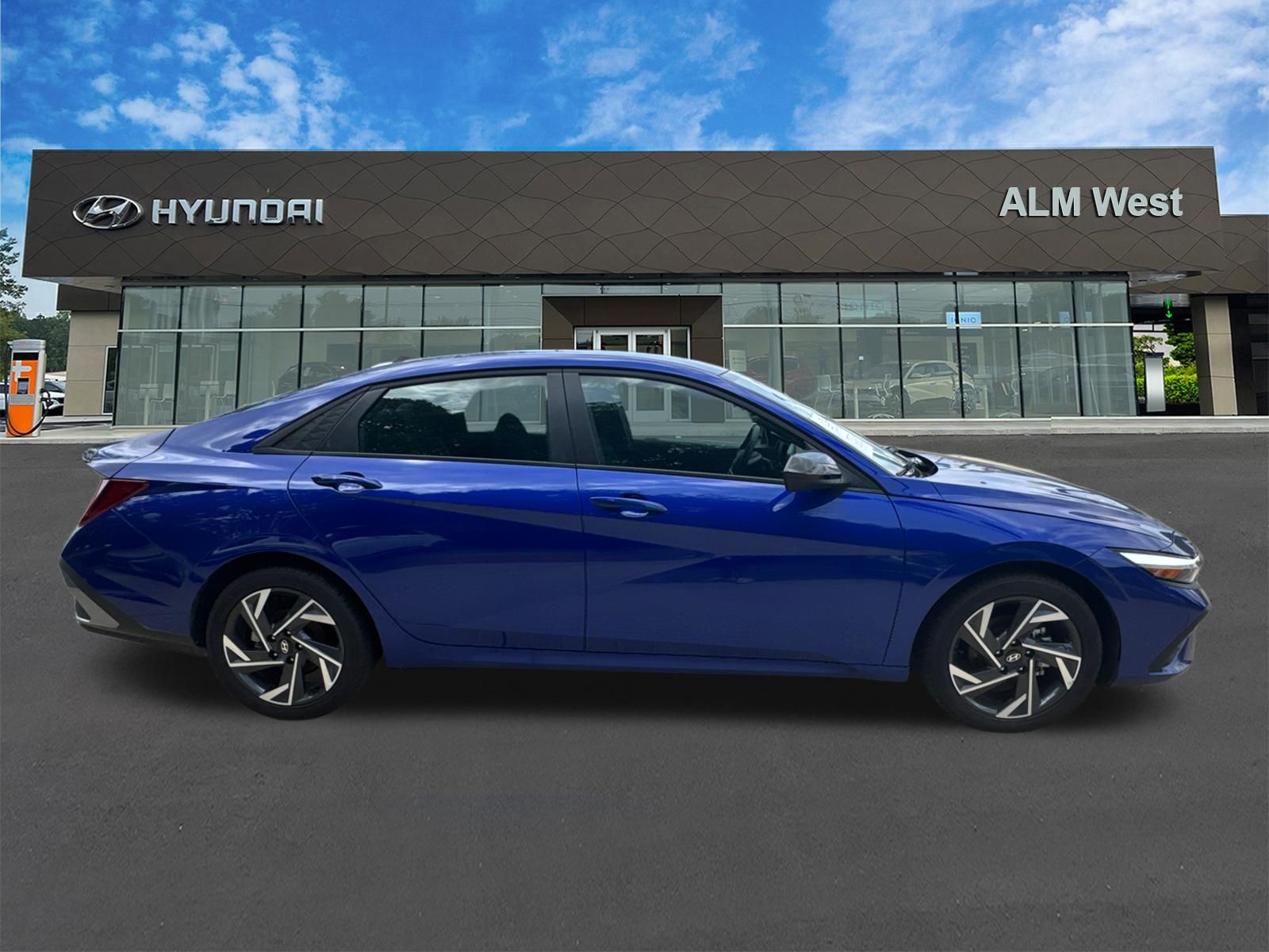 Certified Used 2025 Blue Hyundai SEL Sport image 4