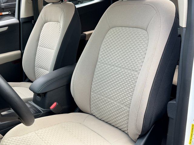 Certified Used 2020 Oxford White Ford SE image 9