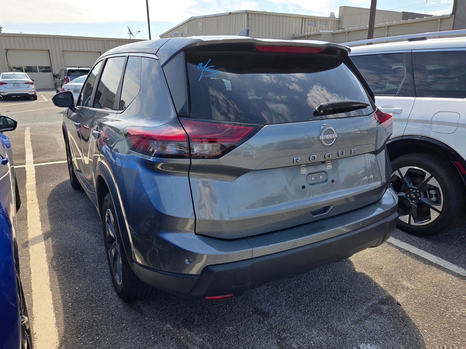 Used 2025 Gray Nissan SV image 6