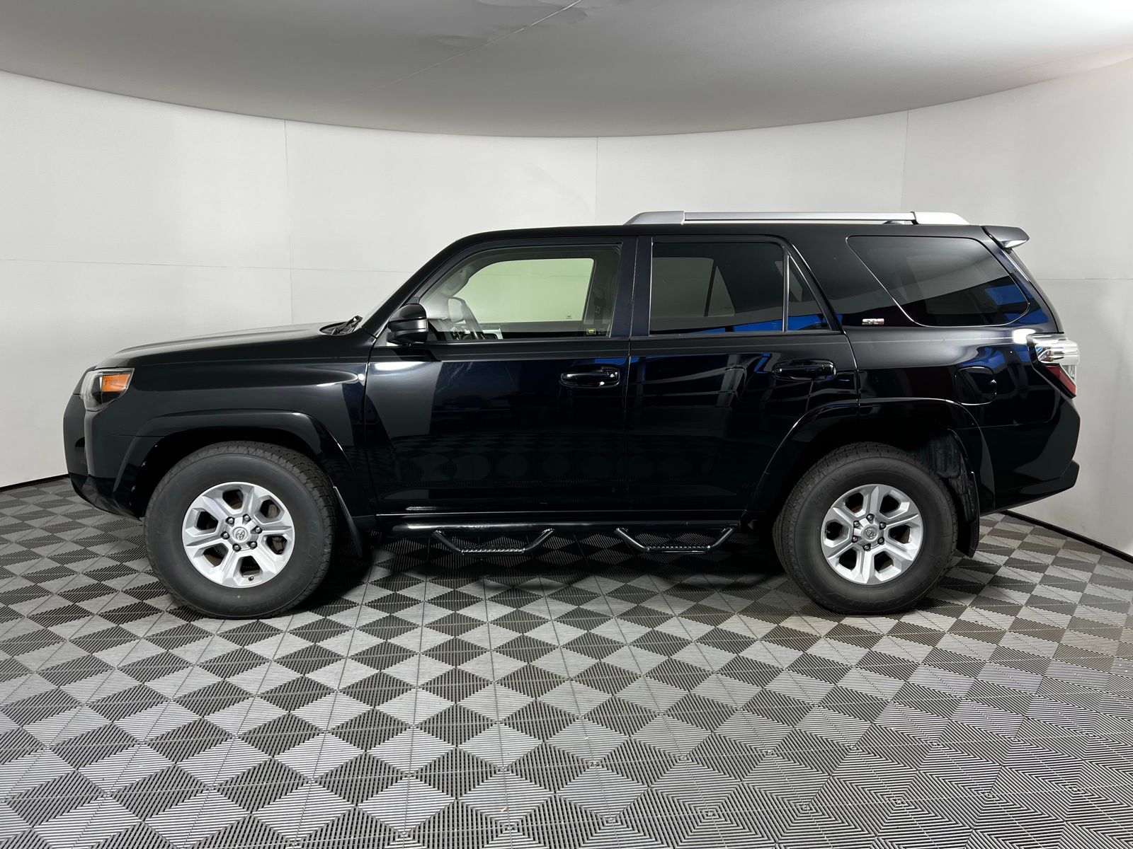 Thumbnail: 2018 Toyota 4Runner - 8