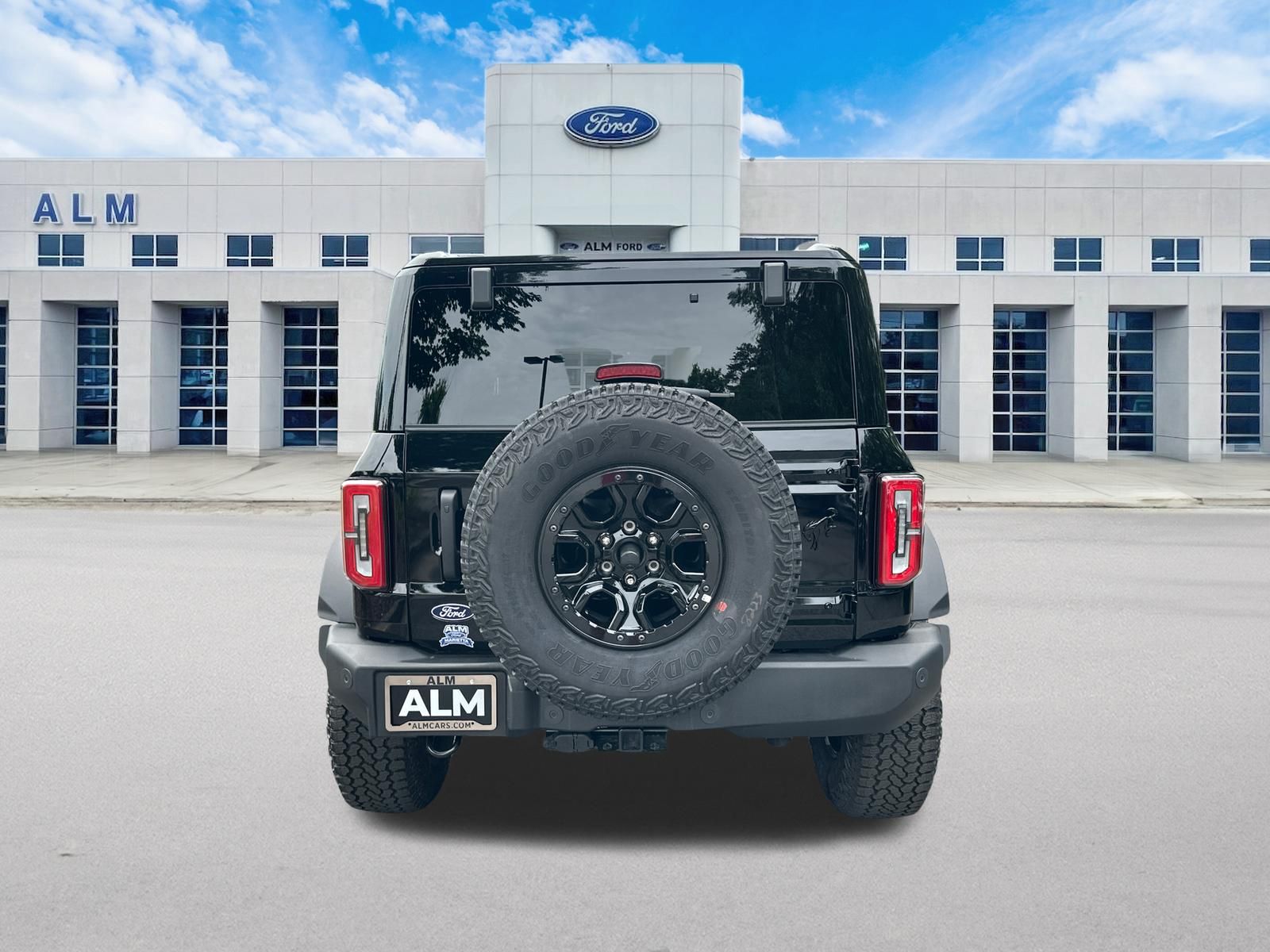 New 2026 Shadow Black Ford Outer Banks® image 7