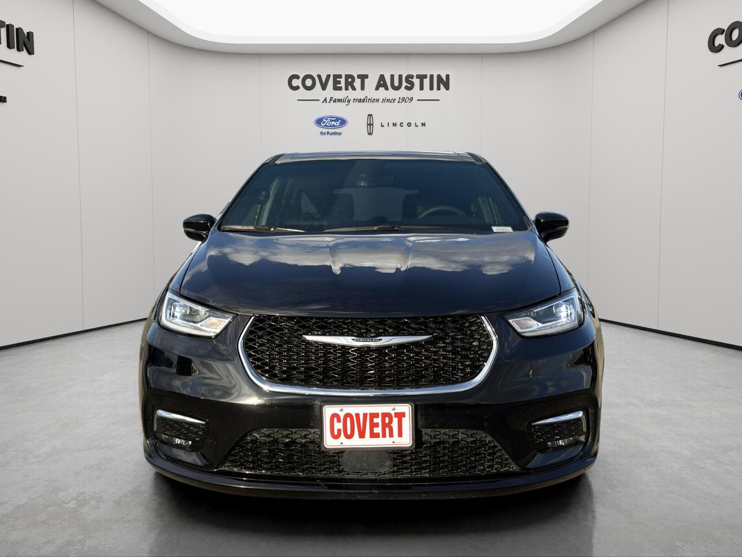 Used Car 2025 Chrysler Pacifica  Select For Sale Under $35,000 In Austin, Texas