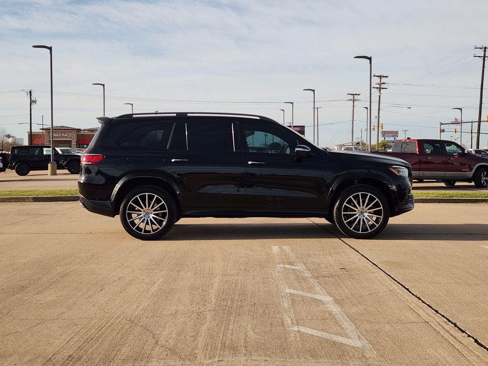 View vehicle photo 7