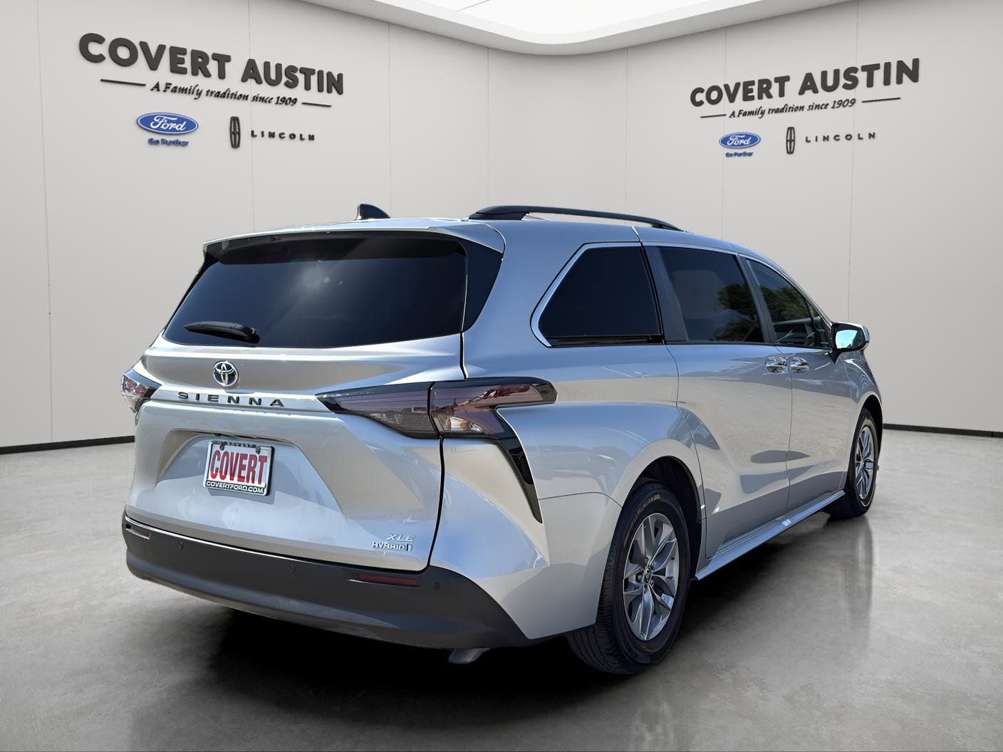 Used Car 2023 Toyota Sienna  Xle For Sale Under $50,000 In Austin, Texas