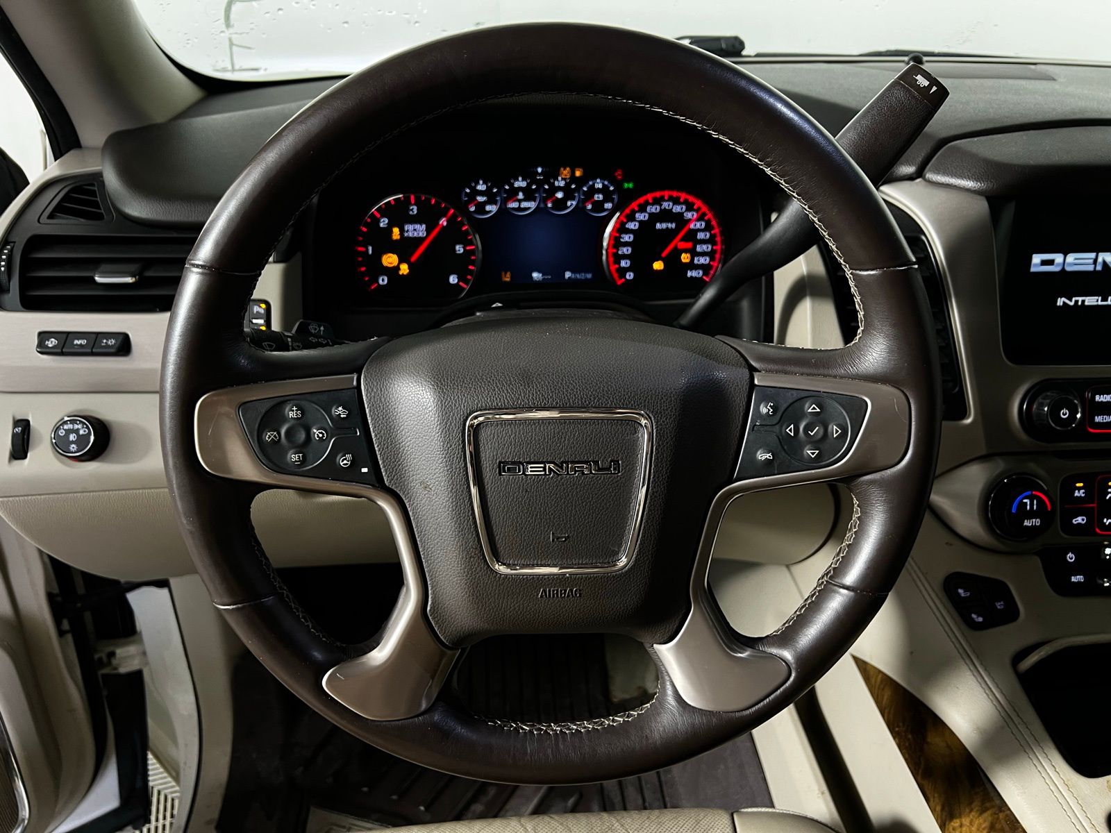 Thumbnail: 2015 GMC Yukon - 10