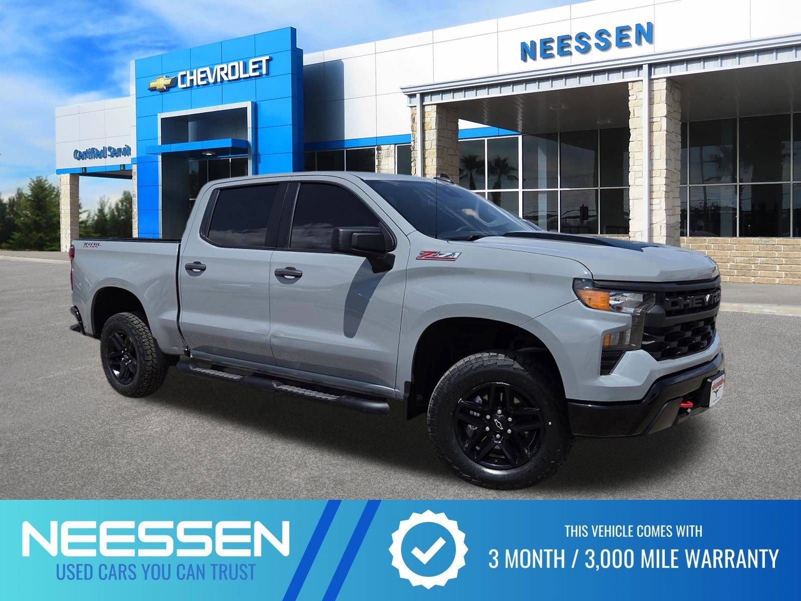 Slate Gray Metallic 2024 Chevrolet Silverado 1500 Custom Trail Boss Crew Cab 4WD Pickup Truck Four-Wheel Drive Automatic
