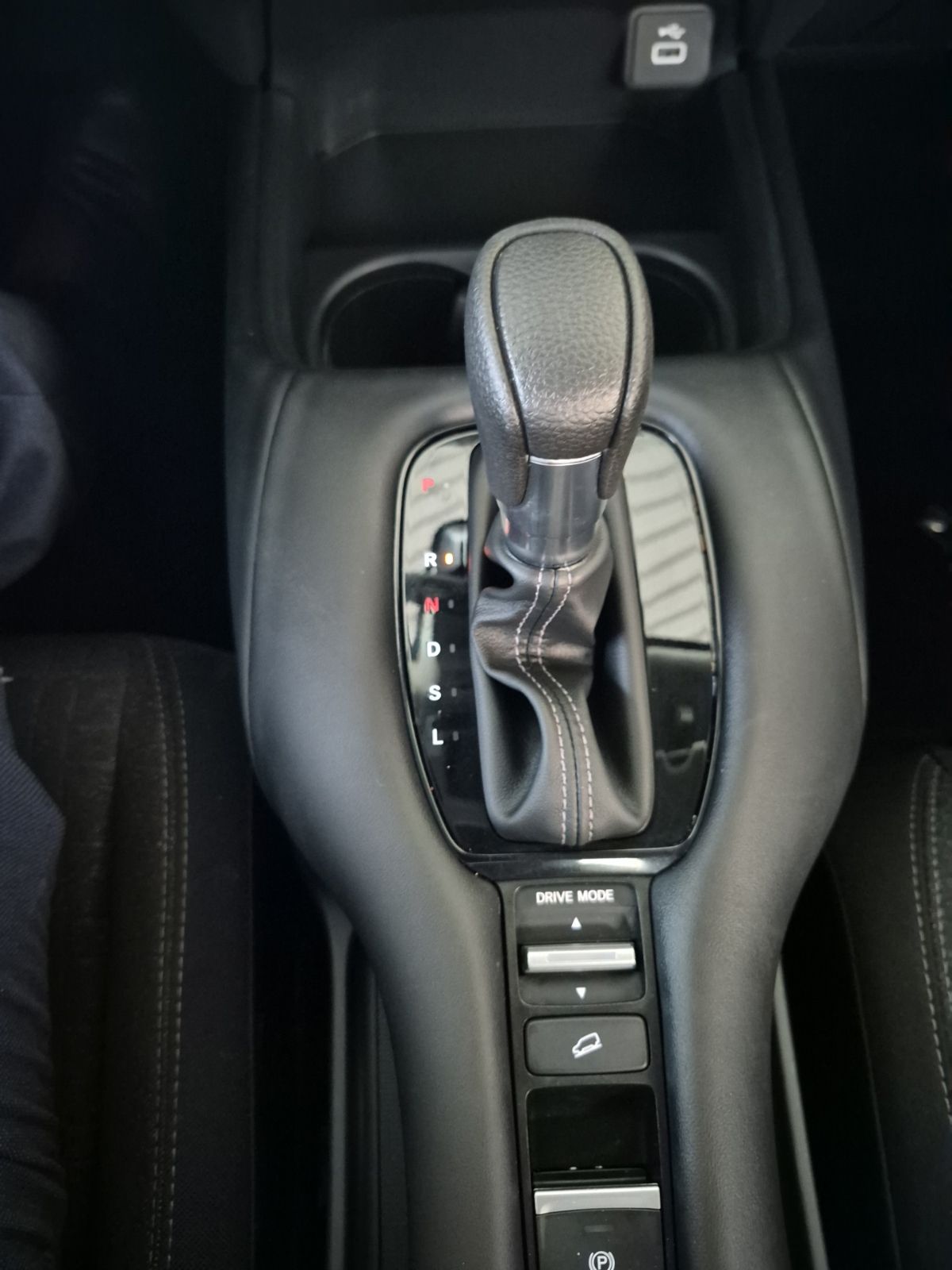 2025 Honda HR-V LX White at Martin Chrysler Dodge Jeep Ram