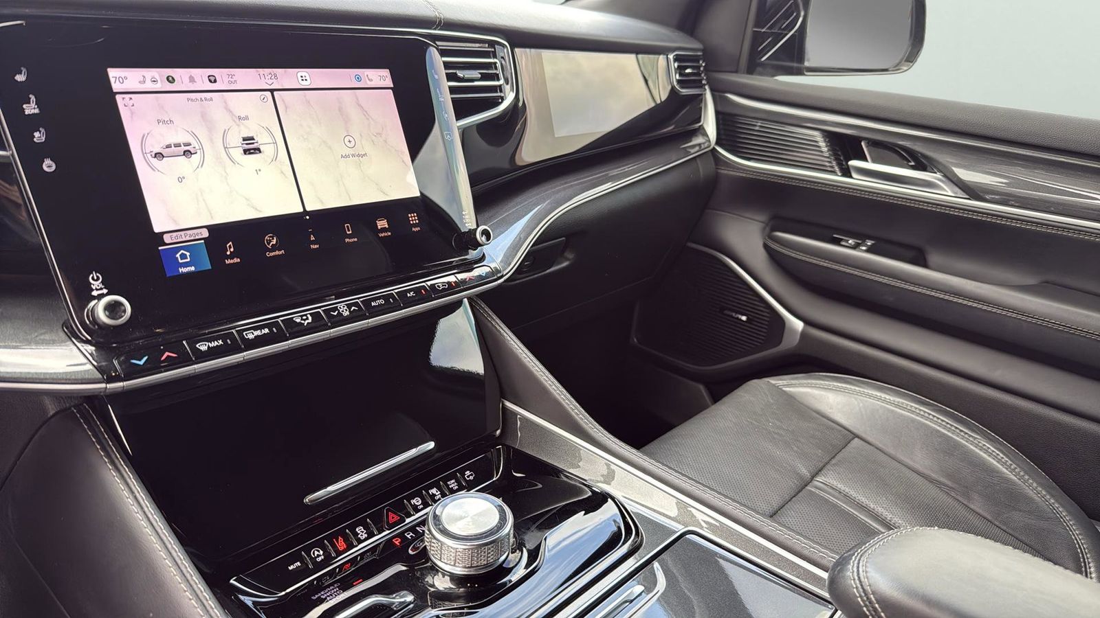 Used Car 2022 Jeep Wagoneer  Series I For Sale Under $40,000 In Austin, Texas