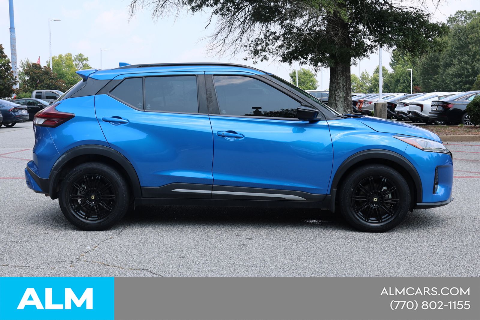 Used 2023 Blue Nissan SR image 10