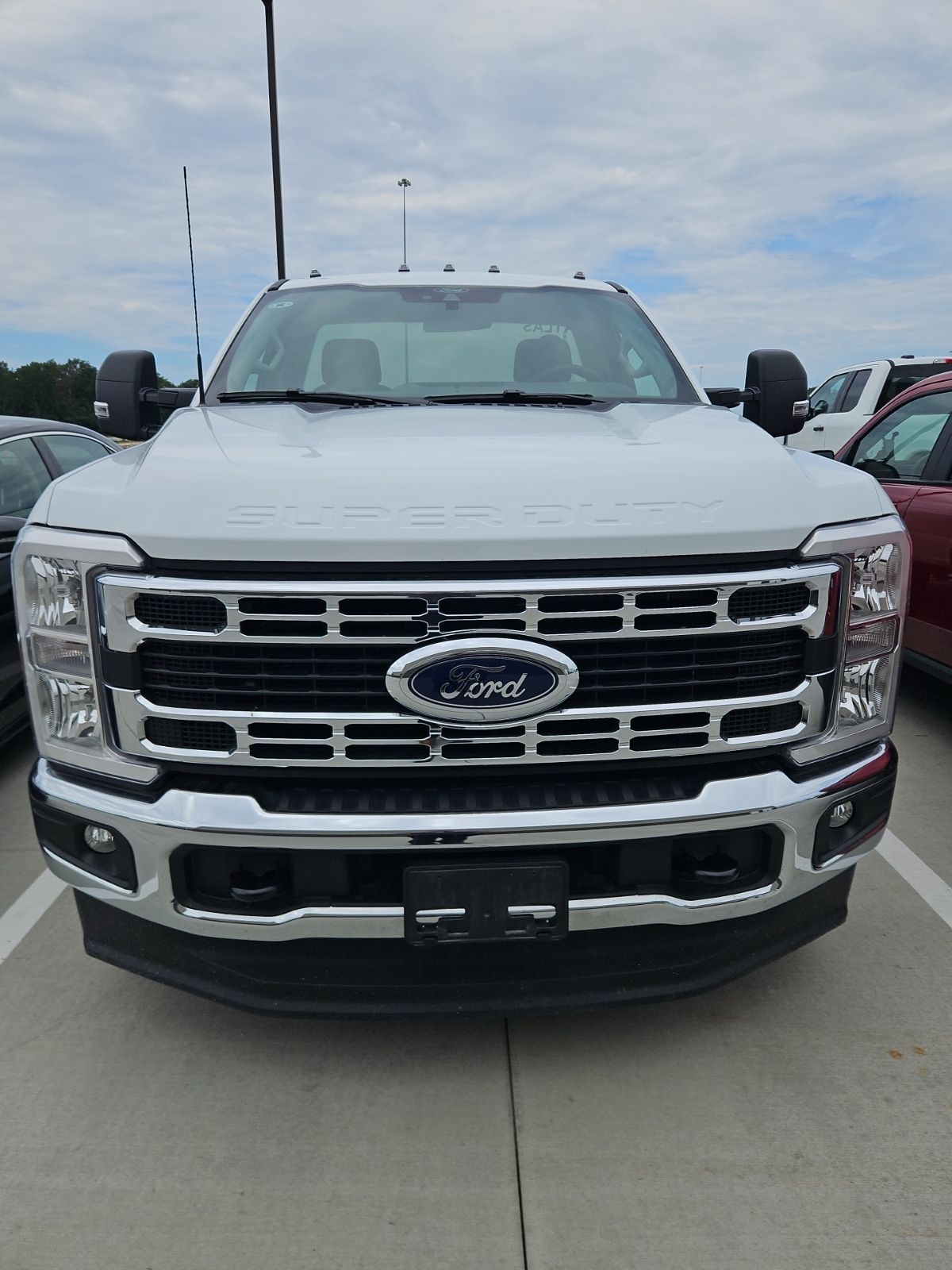 Oxford White 2026 Ford F-350 Super Duty Pickup Truck Four-Wheel Drive Automatic