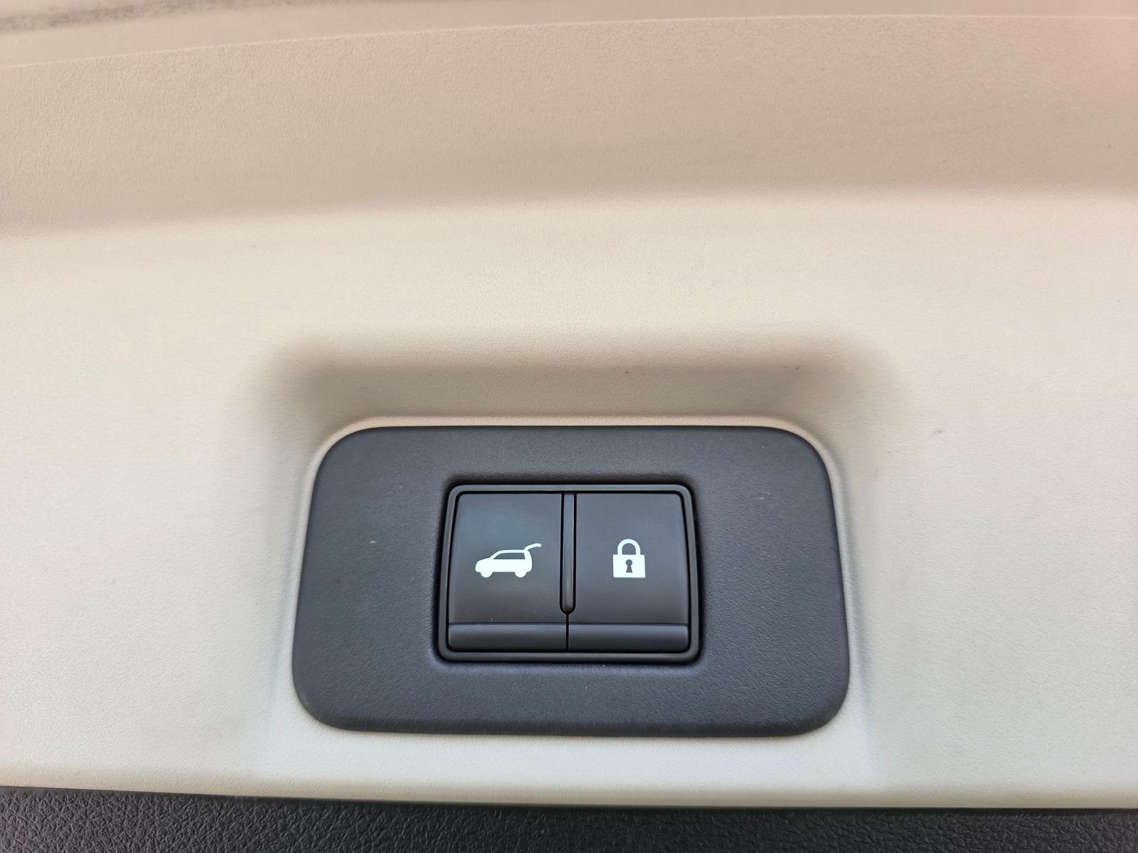 Used 2024  Nissan EVOLVE+ e-4ORCE image 30