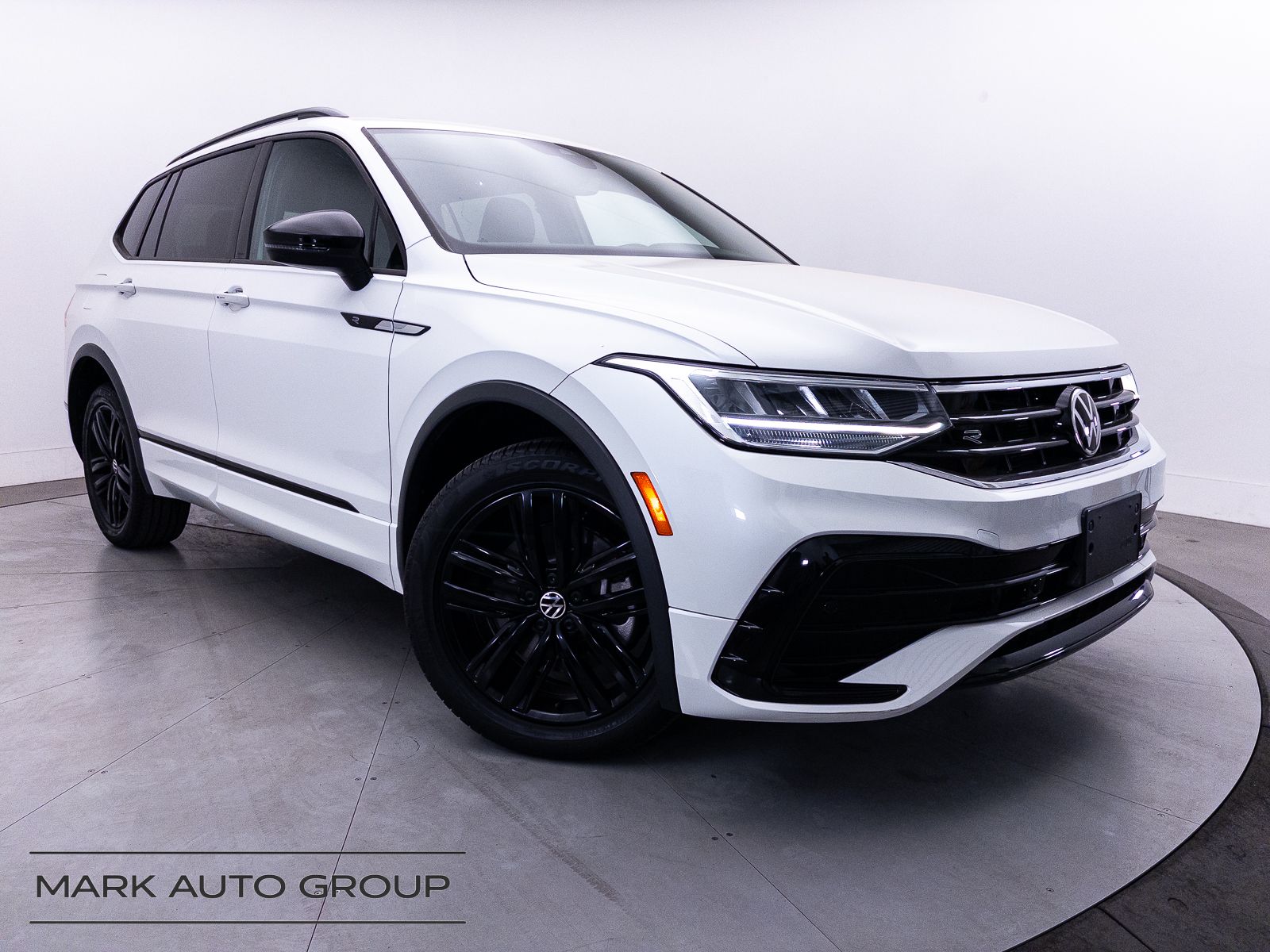 2022 Volkswagen Tiguan 2.0T SE R-Line Black