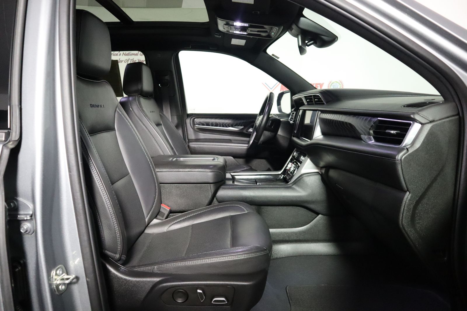 2023 GMC Yukon XL Denali photo