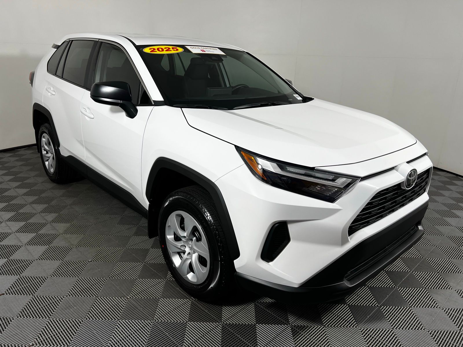 Thumbnail: 2025 Toyota RAV4 - 3