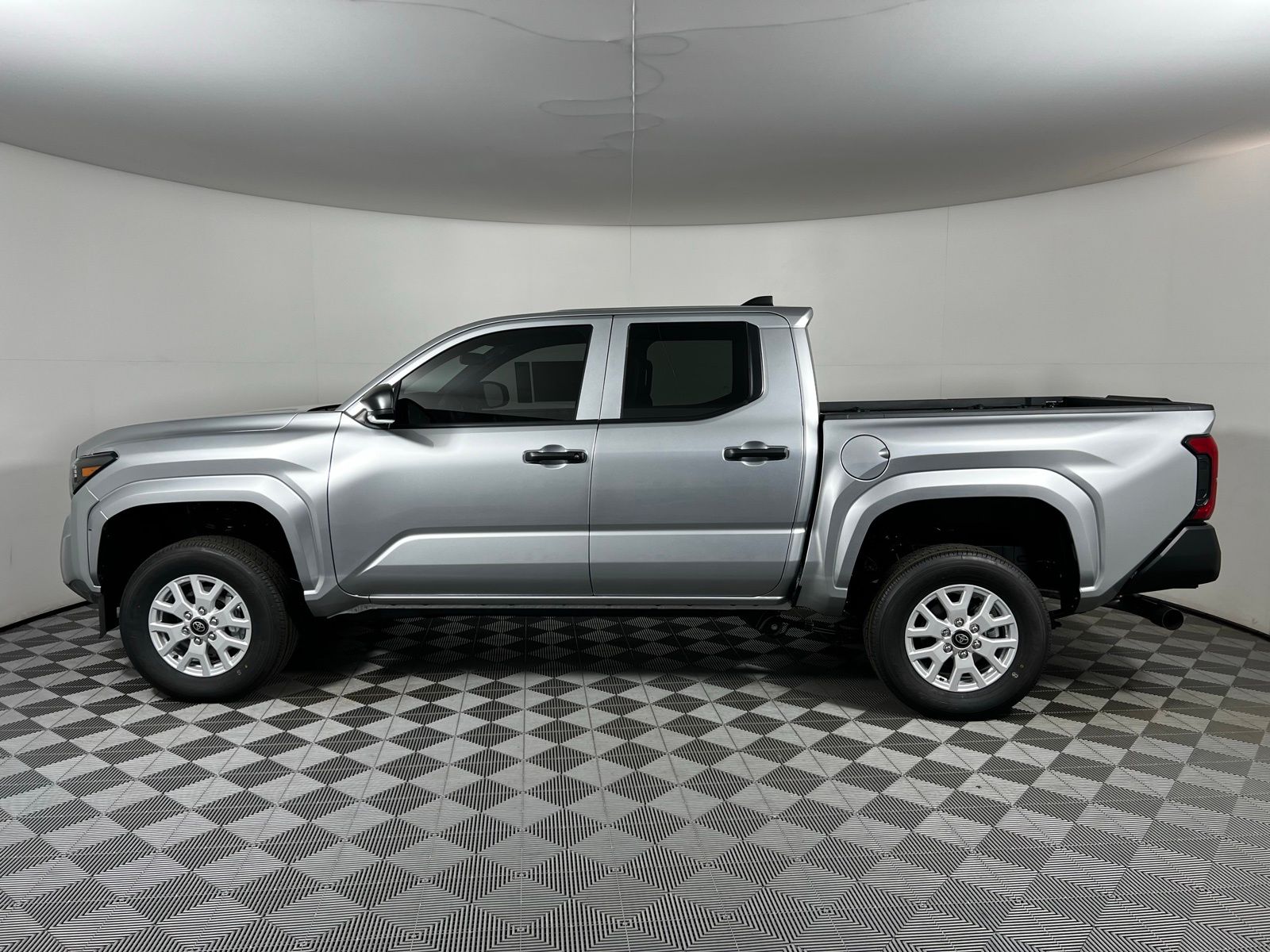 2025 Toyota Tacoma SR 8