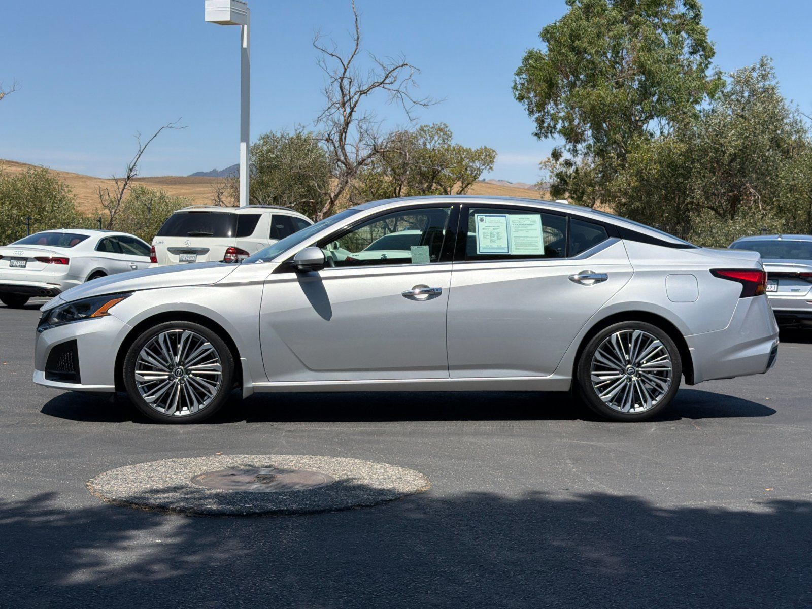 2024 Nissan Altima 2.5 SL — full photo 3 of 27